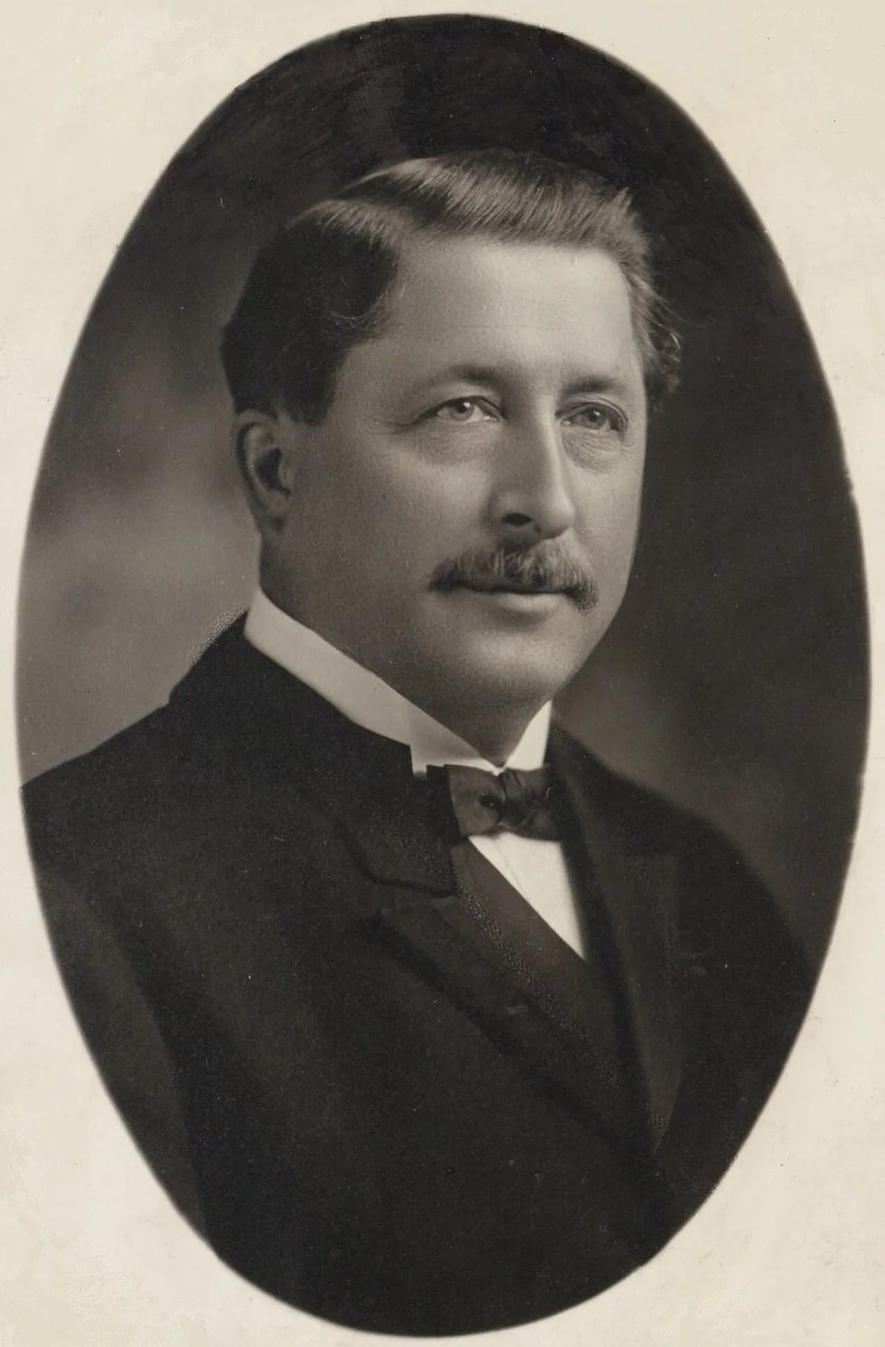 Porträt von Louis-Arsène Lavallée (1861–1936) – Gedenkseite