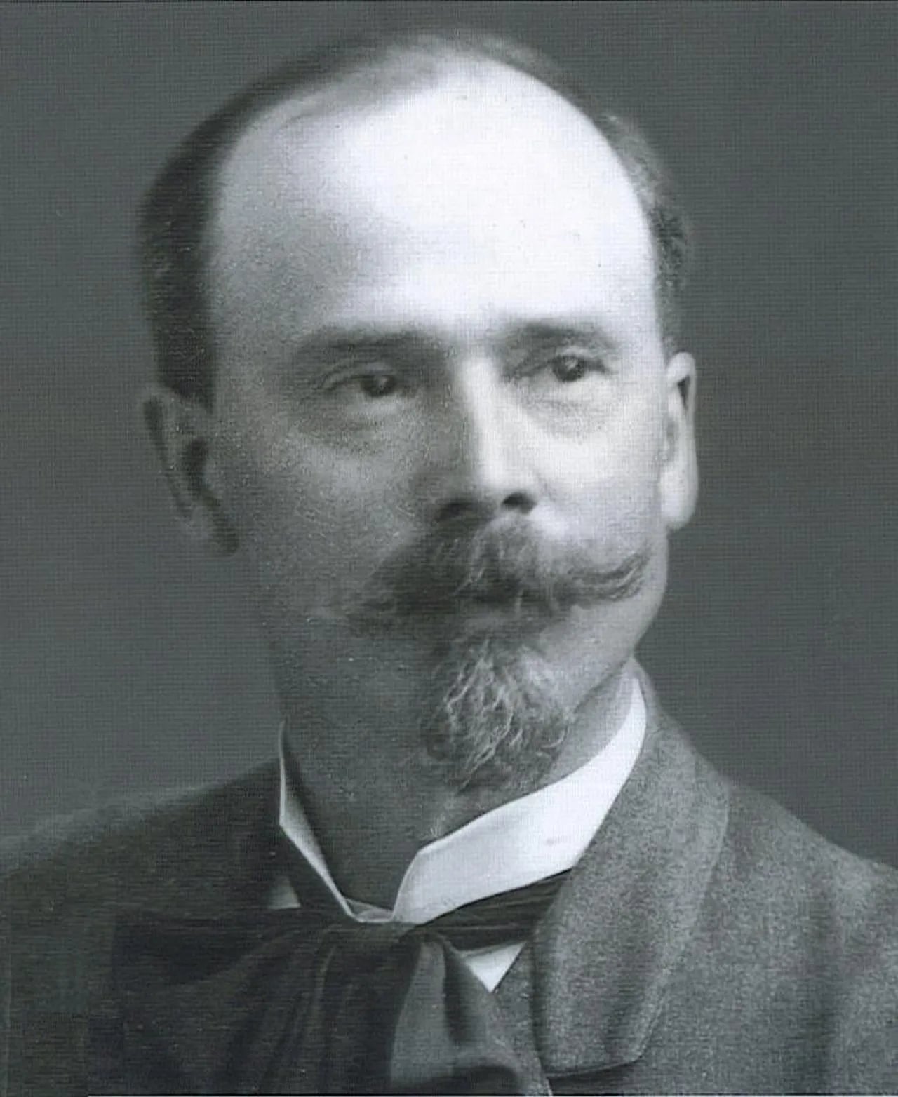 Porträt von Louis-Philippe Hébert (1850–1917) – Gedenkseite