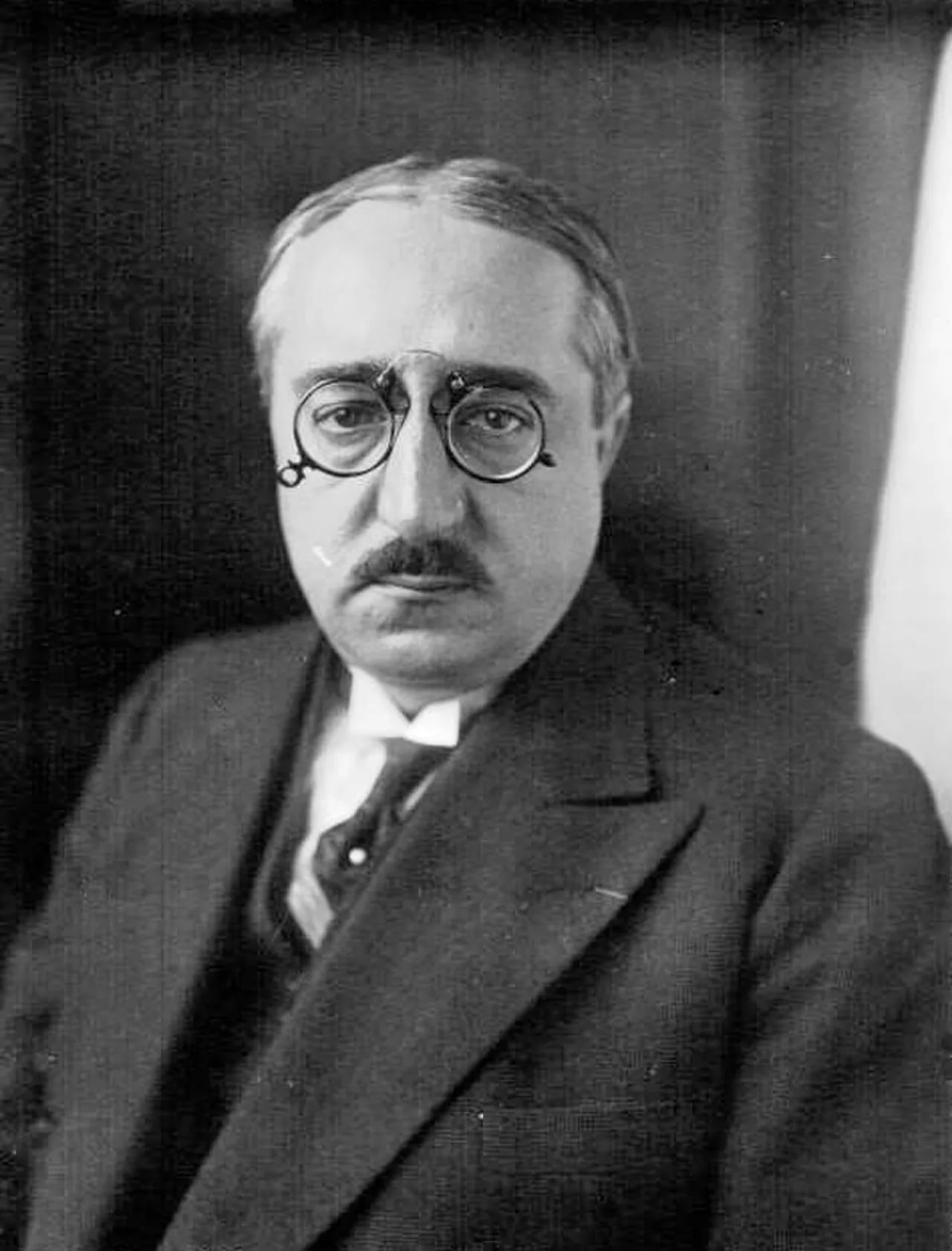 Porträt von Louis Antériou (1887–1931) – Gedenkseite
