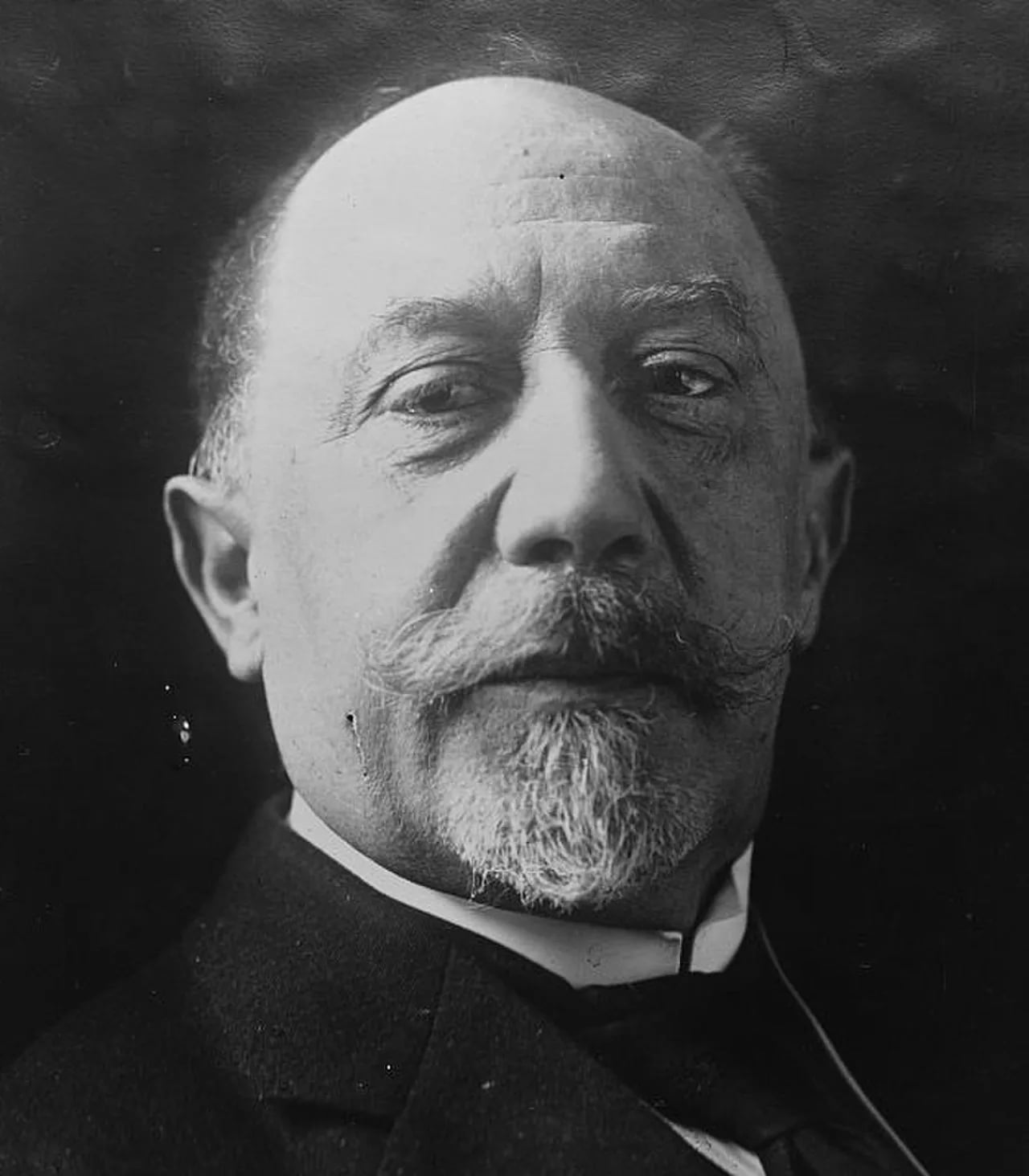 Porträt von Louis Nail (1864–1920) – Gedenkseite