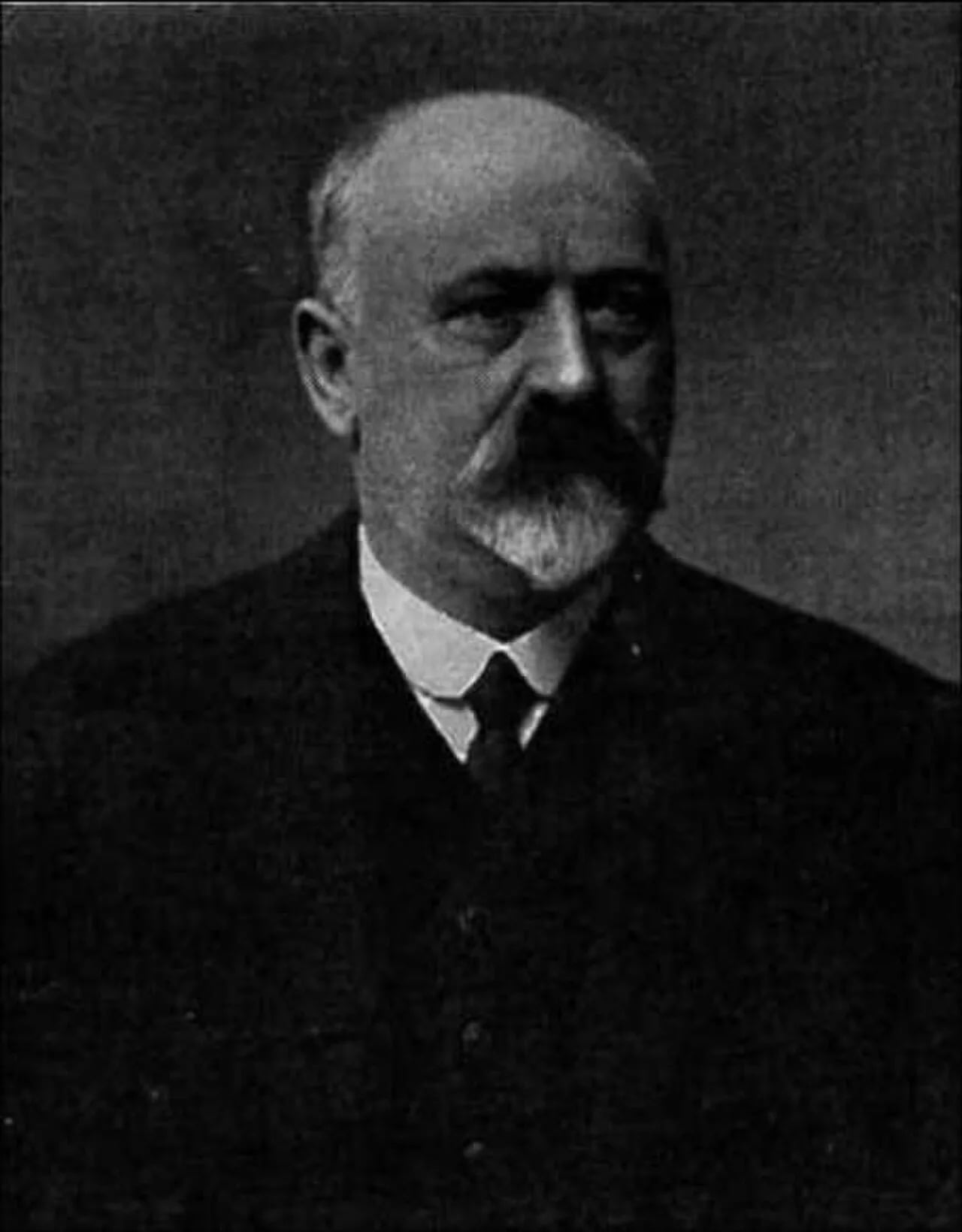 Porträt von Louis Rouquier (1863–1939) – Gedenkseite