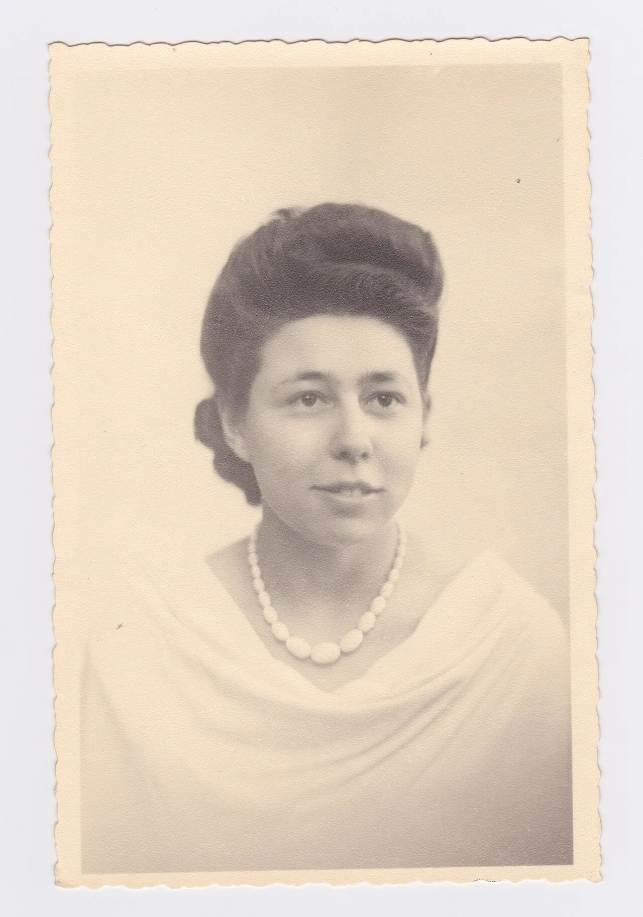 Porträt von Louise Macault (1921–1946) – Gedenkseite