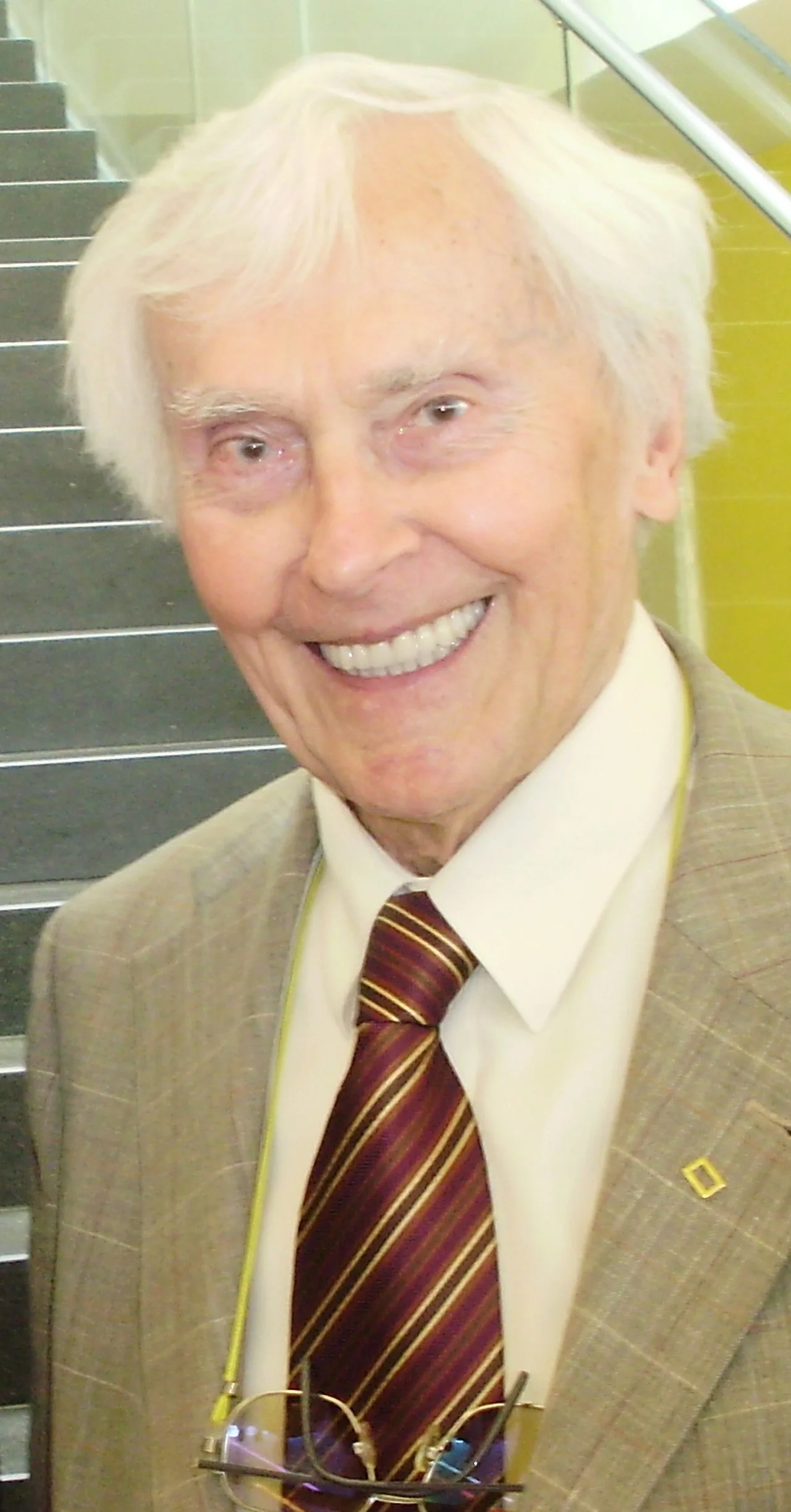Porträt von Miroslav Zikmund (1919–2021) – Gedenkseite