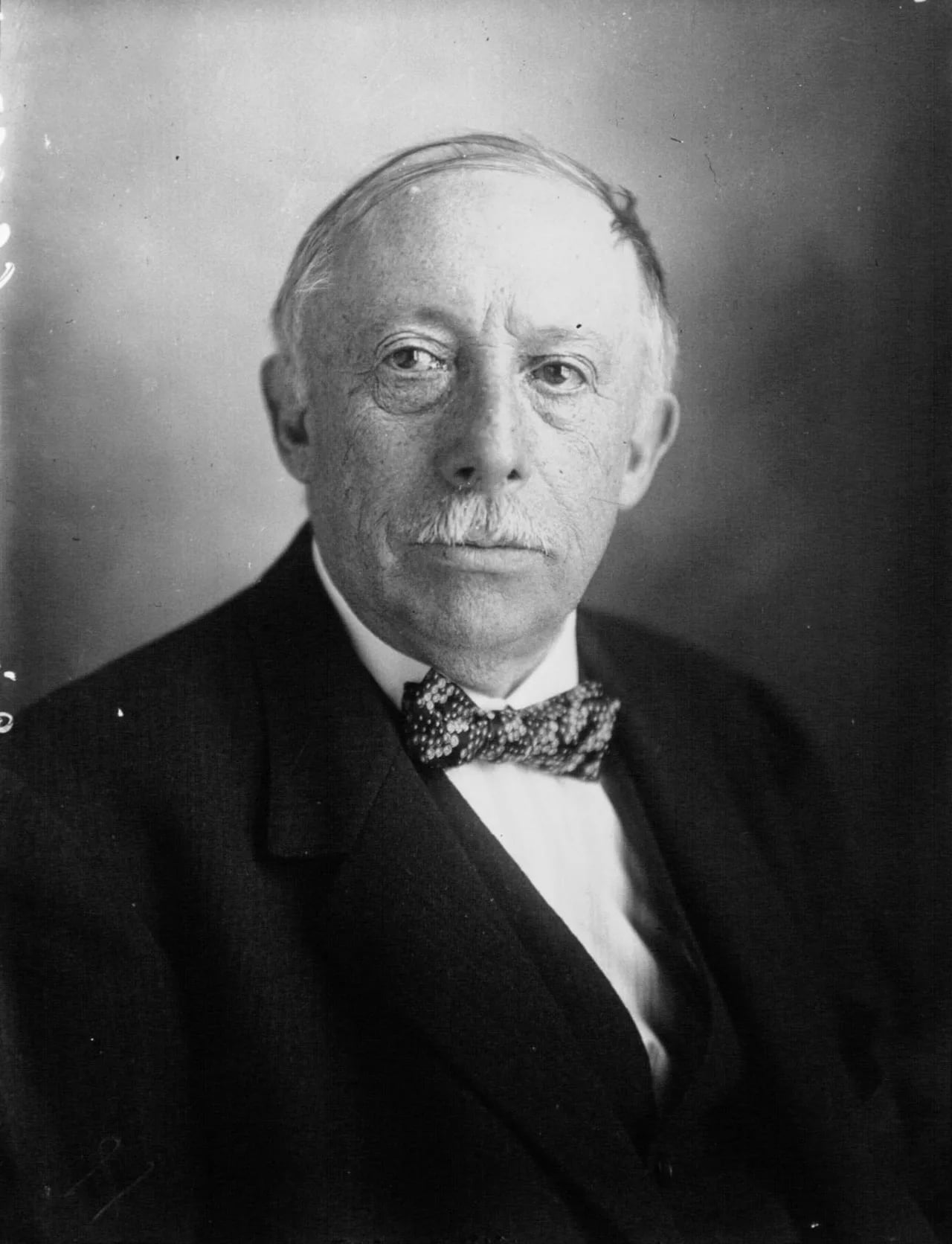 Portrait of Lucien Dior (1867–1932) – memorial page