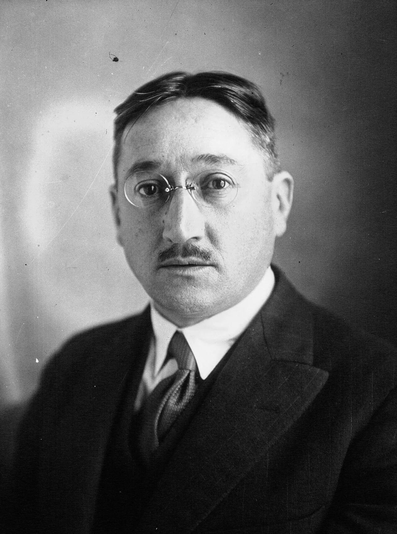Portrait of Lucien Lamoureux (1888–1970) – memorial page