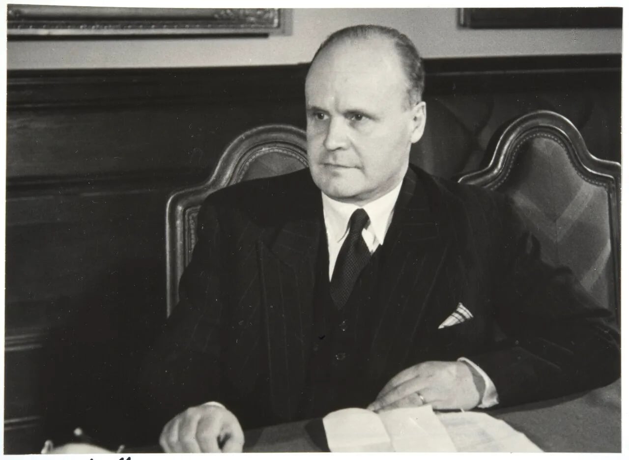 Portrait of Erik Palmén (1898–1985) – memorial page
