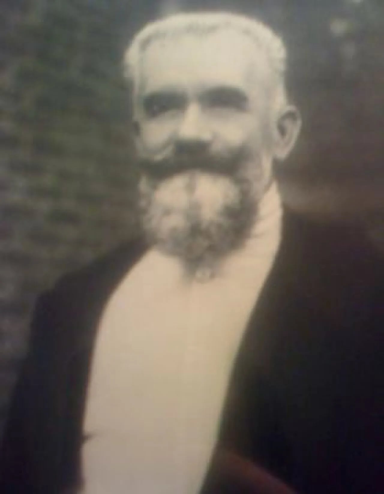 Portrait of Léon Gernez (1875–1937) – memorial page