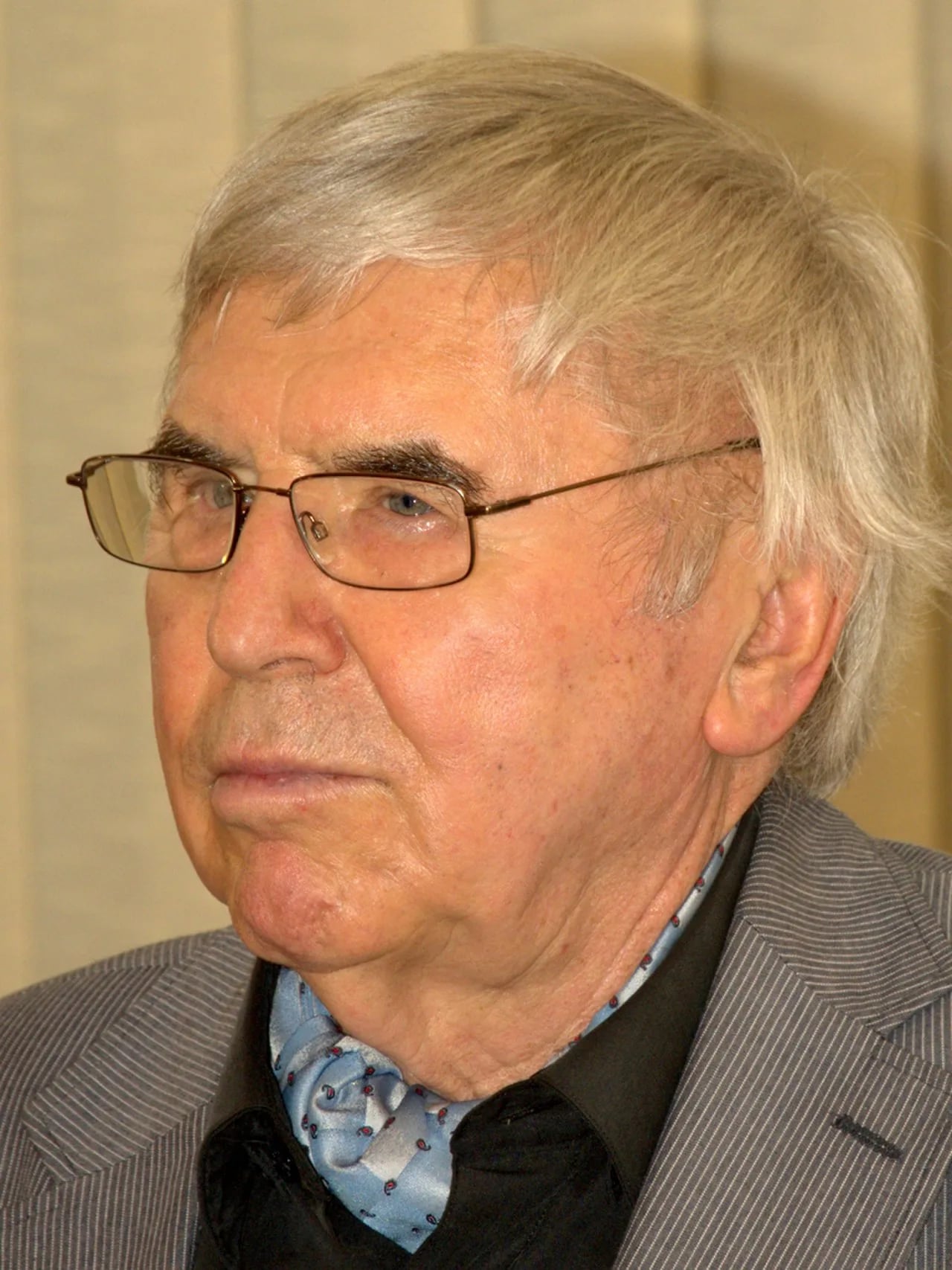 Porträt von Vladimír Suchánek (1933–2021) – Gedenkseite
