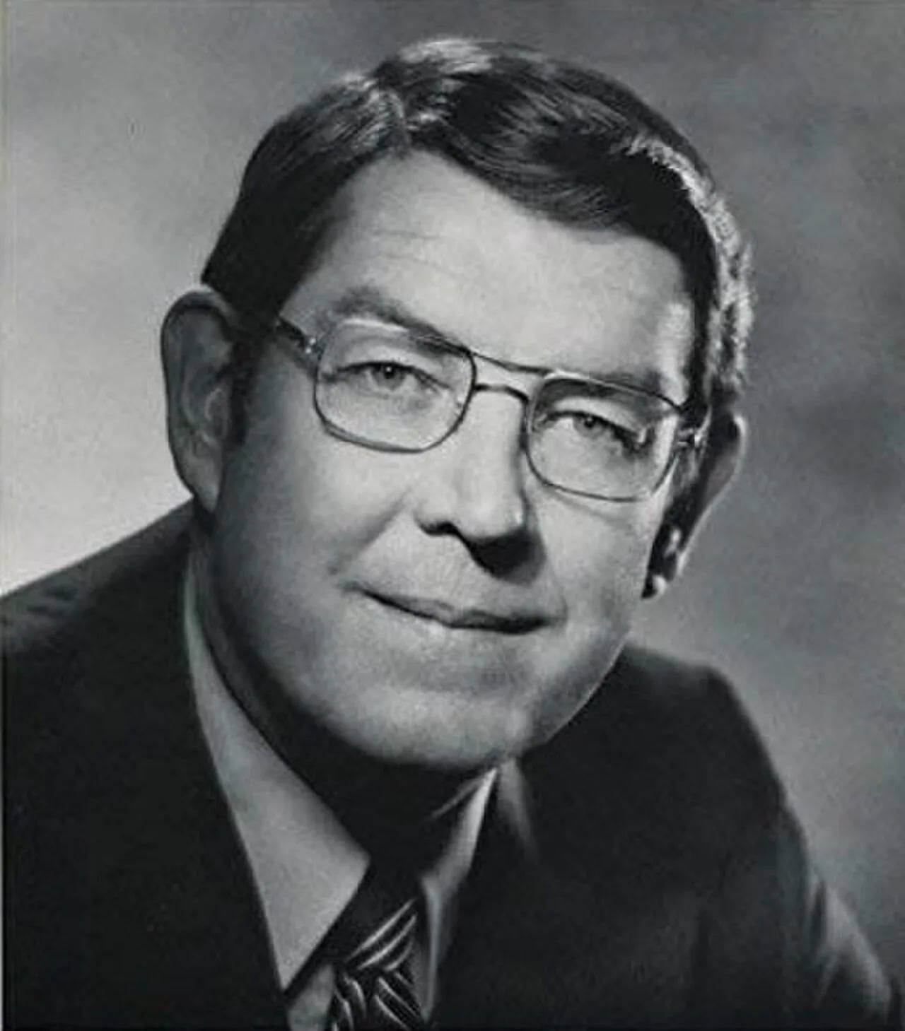 Porträt von John V. Evans (1925–2014) – Gedenkseite