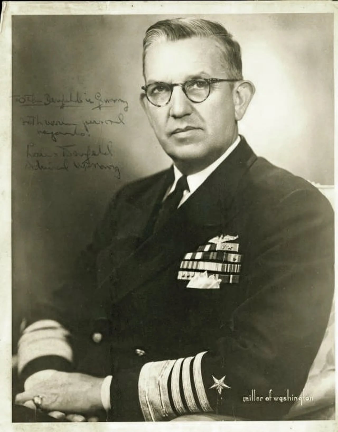 Porträt von Louis E. Denfeld (1891–1972) – Gedenkseite