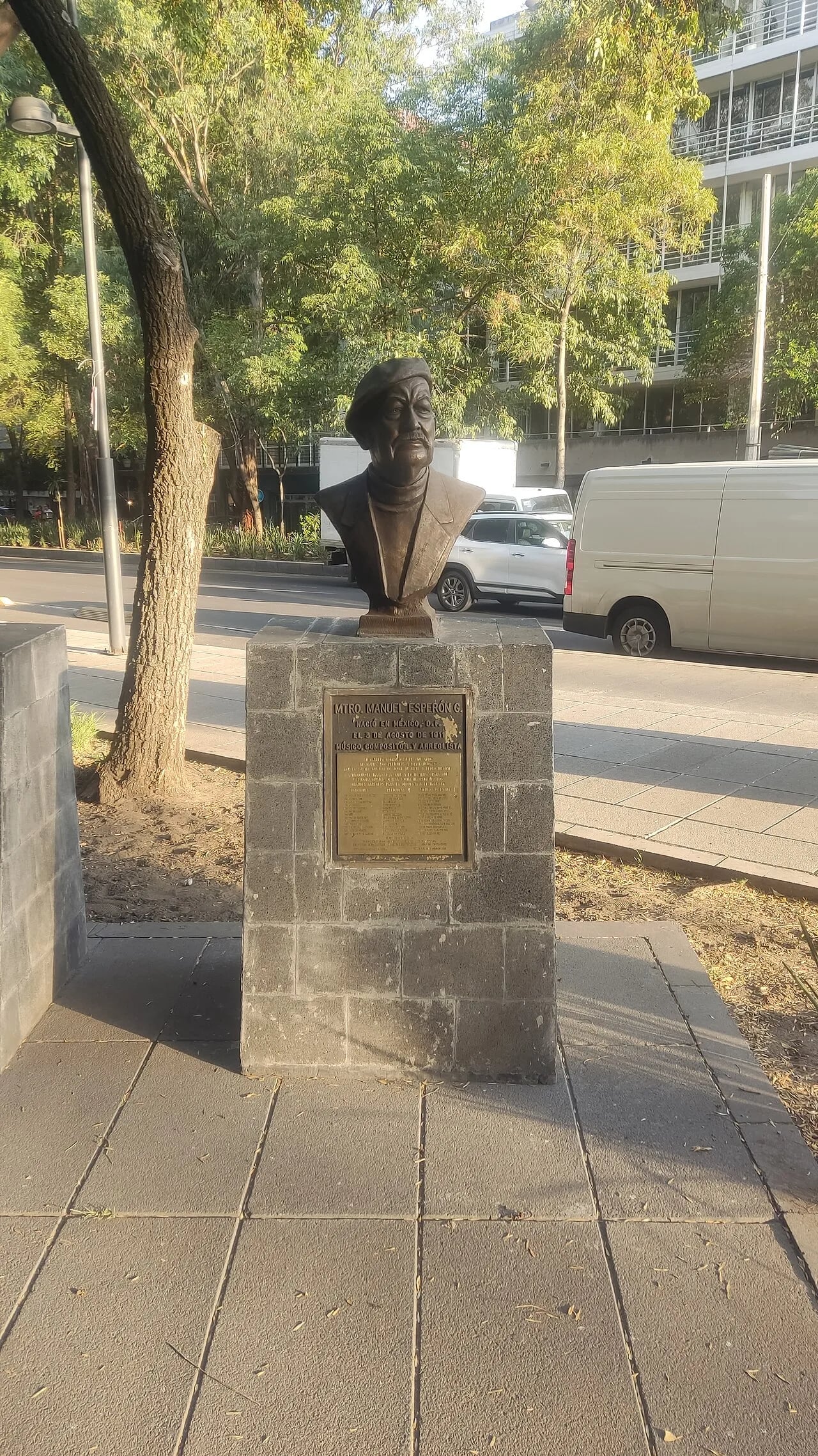 Porträt von Manuel Esperón (1911–2011) – Gedenkseite