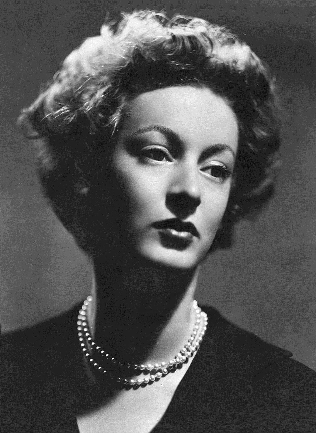 Portrait of Marella Agnelli (1927–2019) – memorial page
