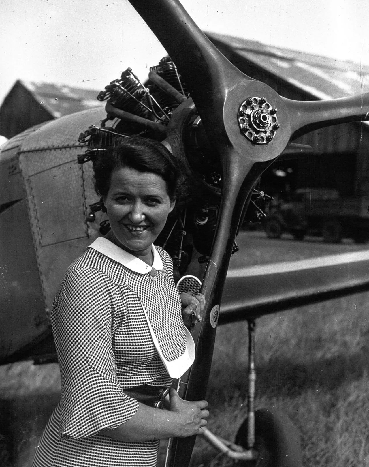 Portrait of Maryse Hilsz (1901–1946) – memorial page