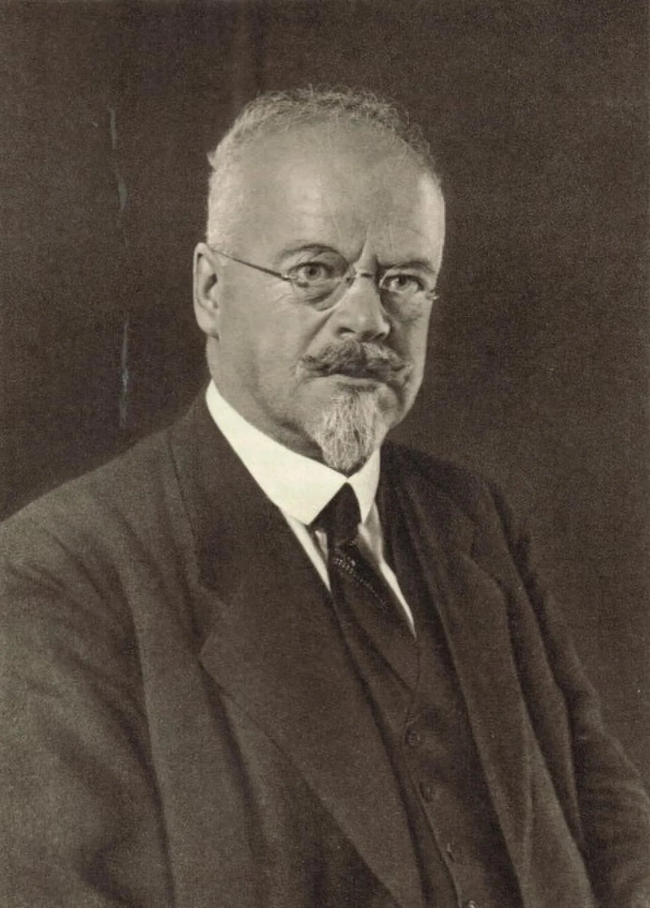 Portrait of Abraham Frowein (1878–1957) – memorial page