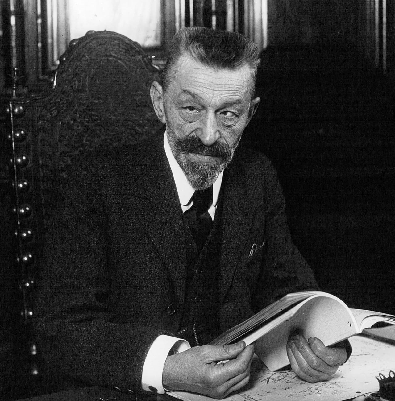 Portrait of Maurice Prou (1861–1930) – memorial page