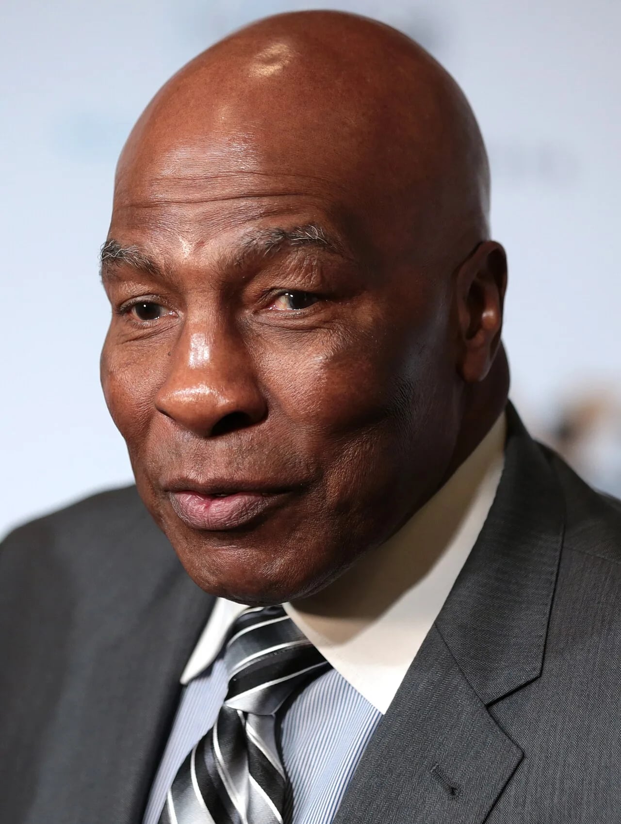 Portrait of Earnie Shavers (1944–2022) – memorial page