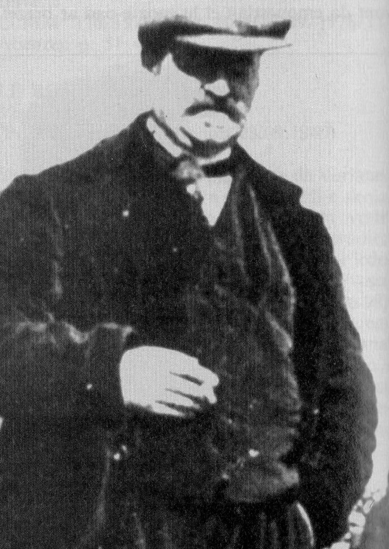 Portrait of Meven Mordiern (1878–1949) – memorial page