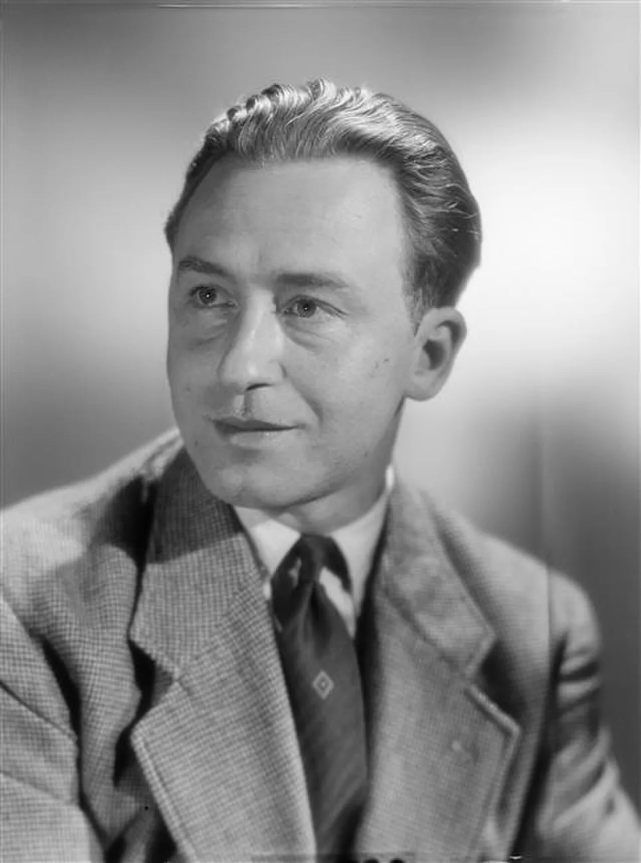 Portrait of Michel de Saint-Pierre (1916–1987) – memorial page