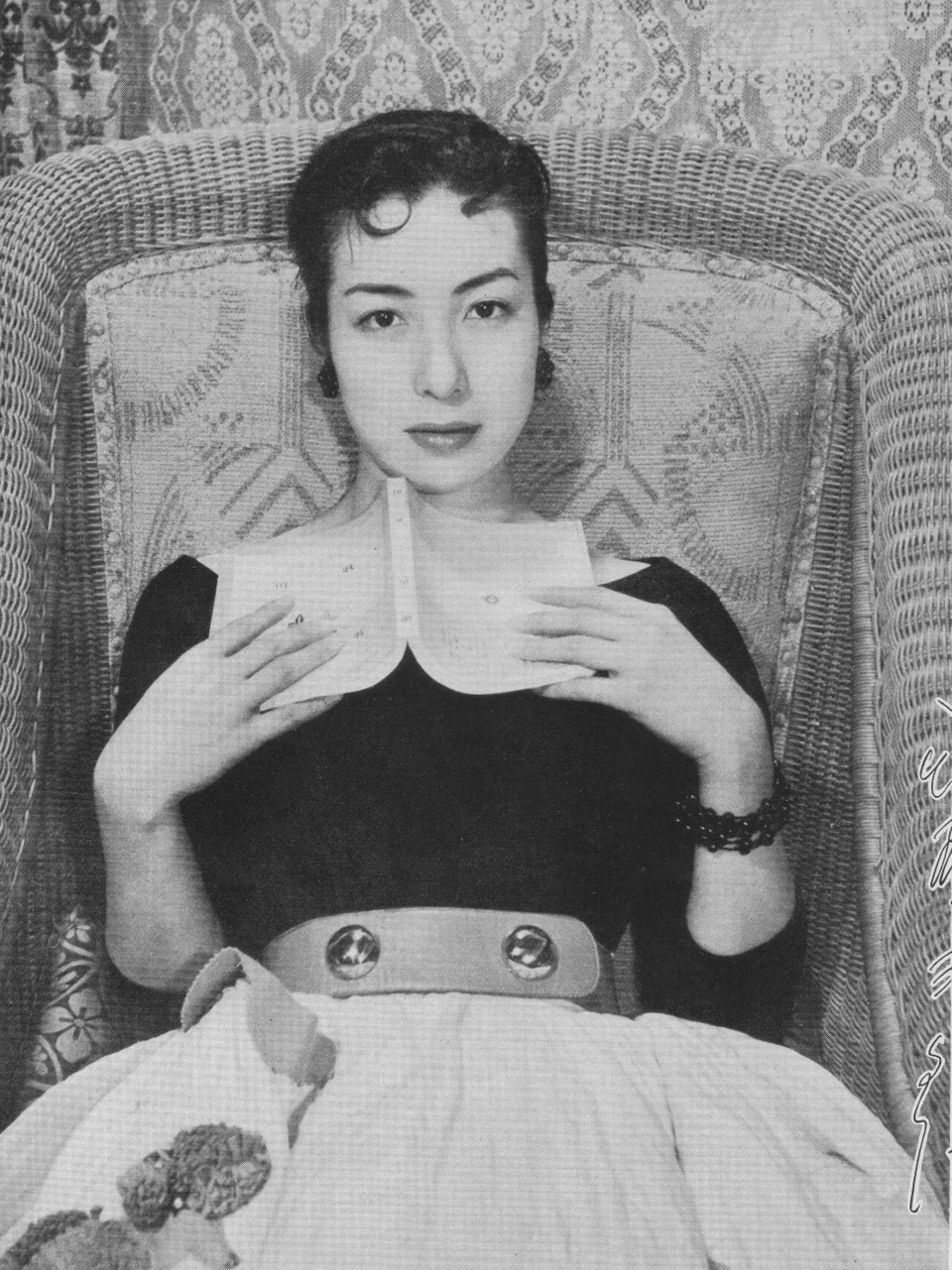 Porträt von Michiyo Aratama (1930–2001) – Gedenkseite
