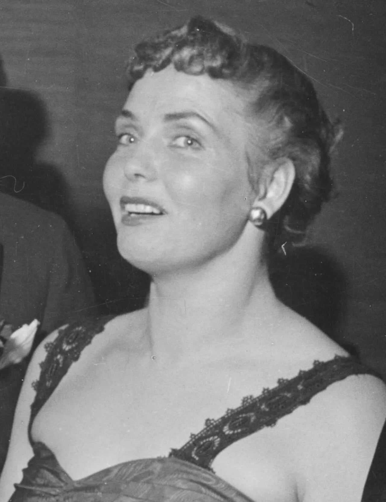 Portrait of Mirjami Kuosmanen (1915–1963) – memorial page