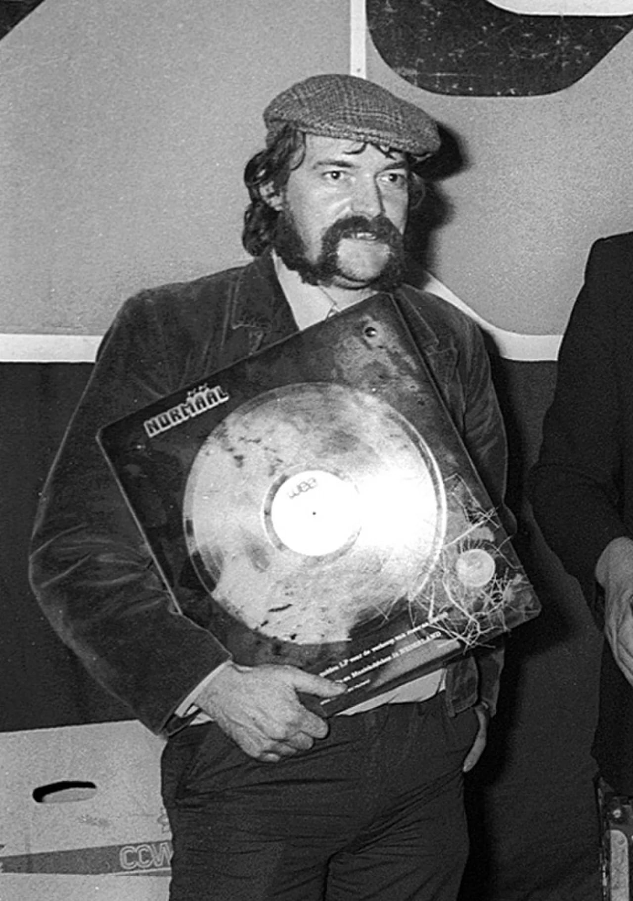 Portrait of Jan Manschot (1947–2014) – memorial page