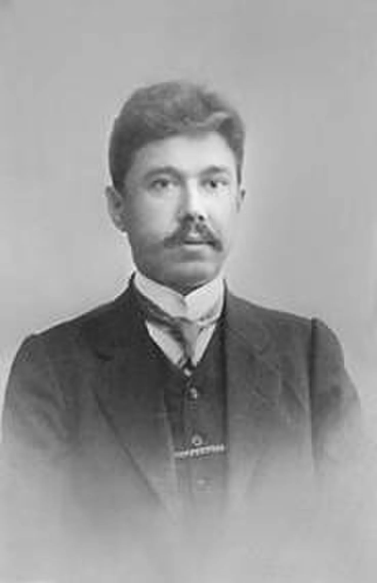 Porträt von Ğafur Qoläxmätef (1881–1918) – Gedenkseite