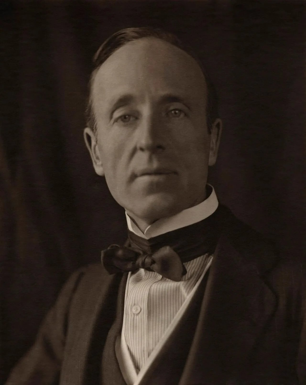 Porträt von Charles Vane-Tempest-Stewart, 7. Marquess of Londonderry (1878–1949) – Gedenkseite