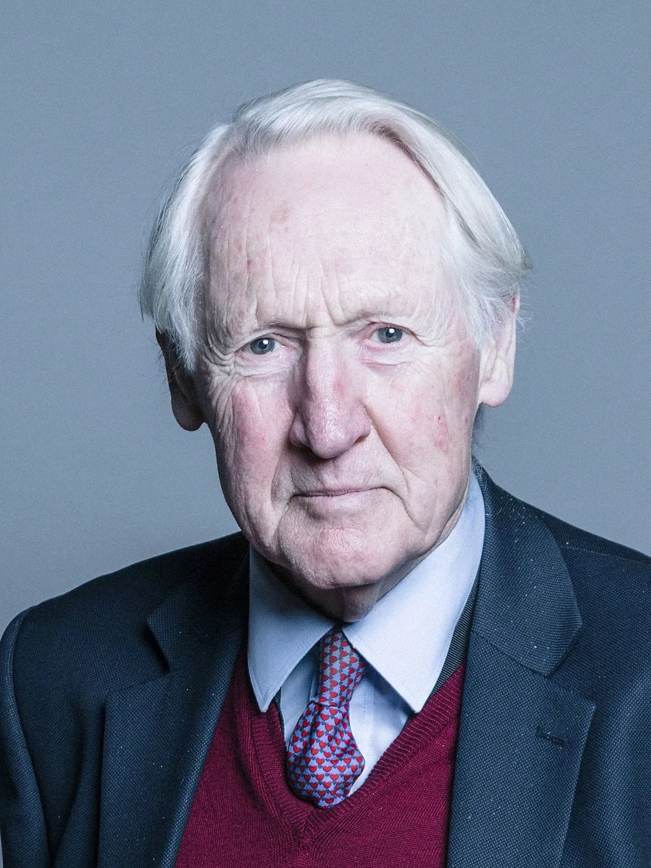 Portrait of James Douglas-Hamilton, Baron Selkirk of Douglas (1942–2023) – memorial page