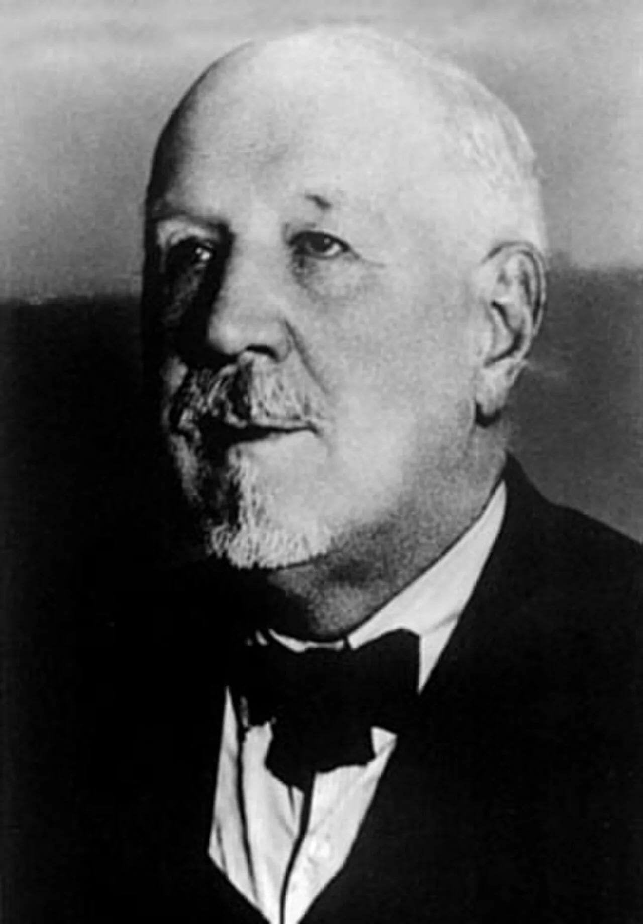 Porträt von Nikolai Nikolajewitsch Saltykow (1872–1961) – Gedenkseite