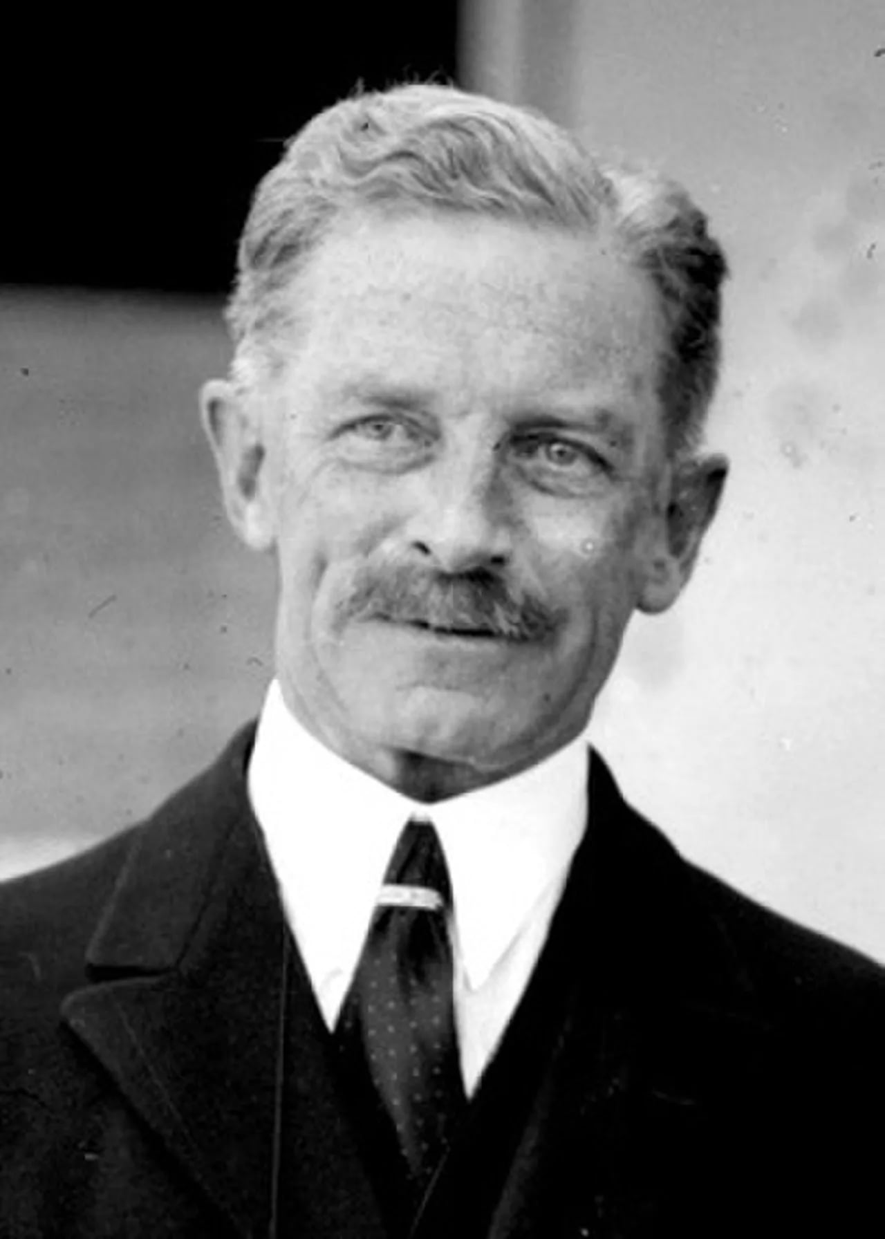 Porträt von John Lawrence Baird, 1. Viscount Stonehaven (1874–1941) – Gedenkseite