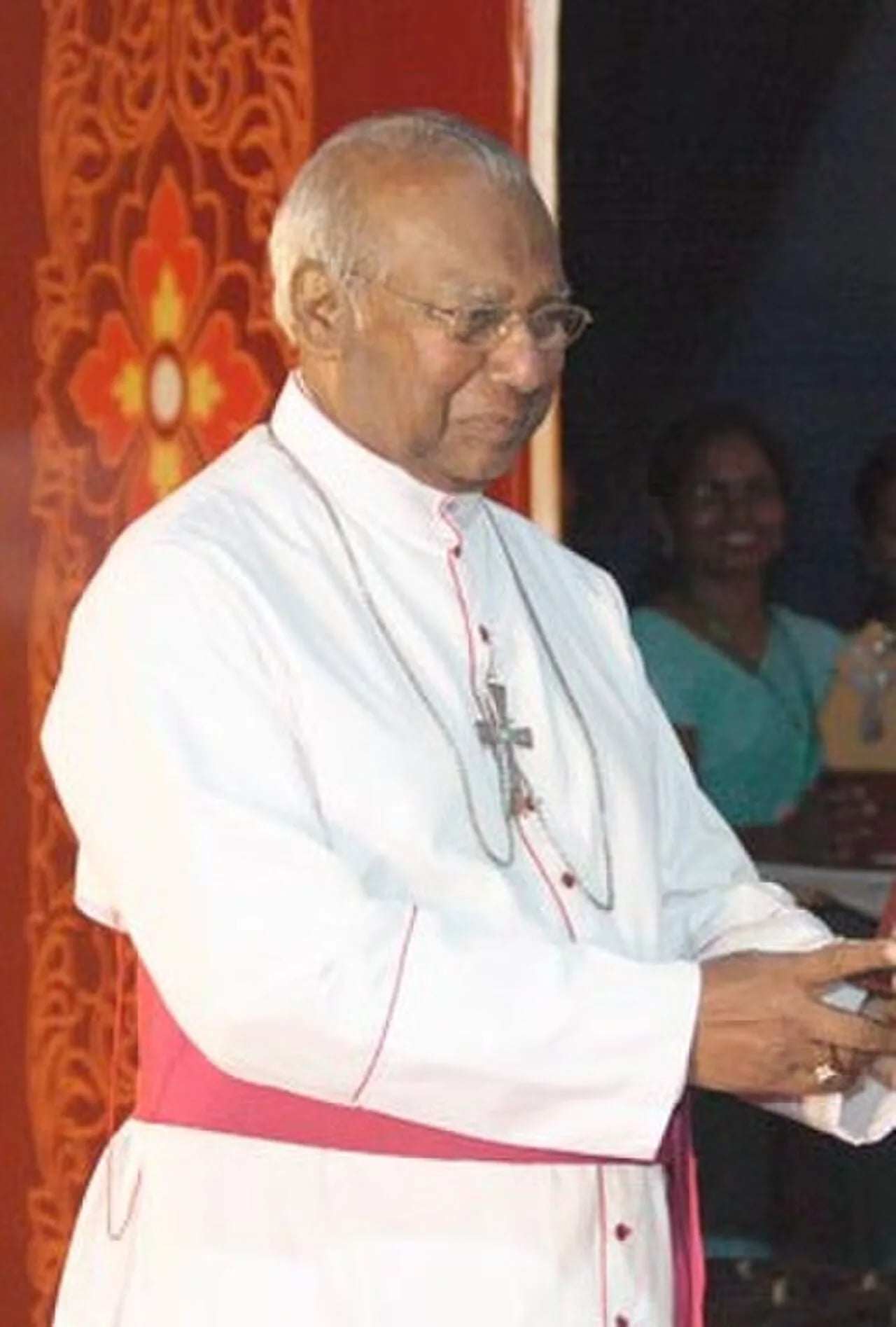 Porträt von Oswald Gomis (1932–2023) – Gedenkseite