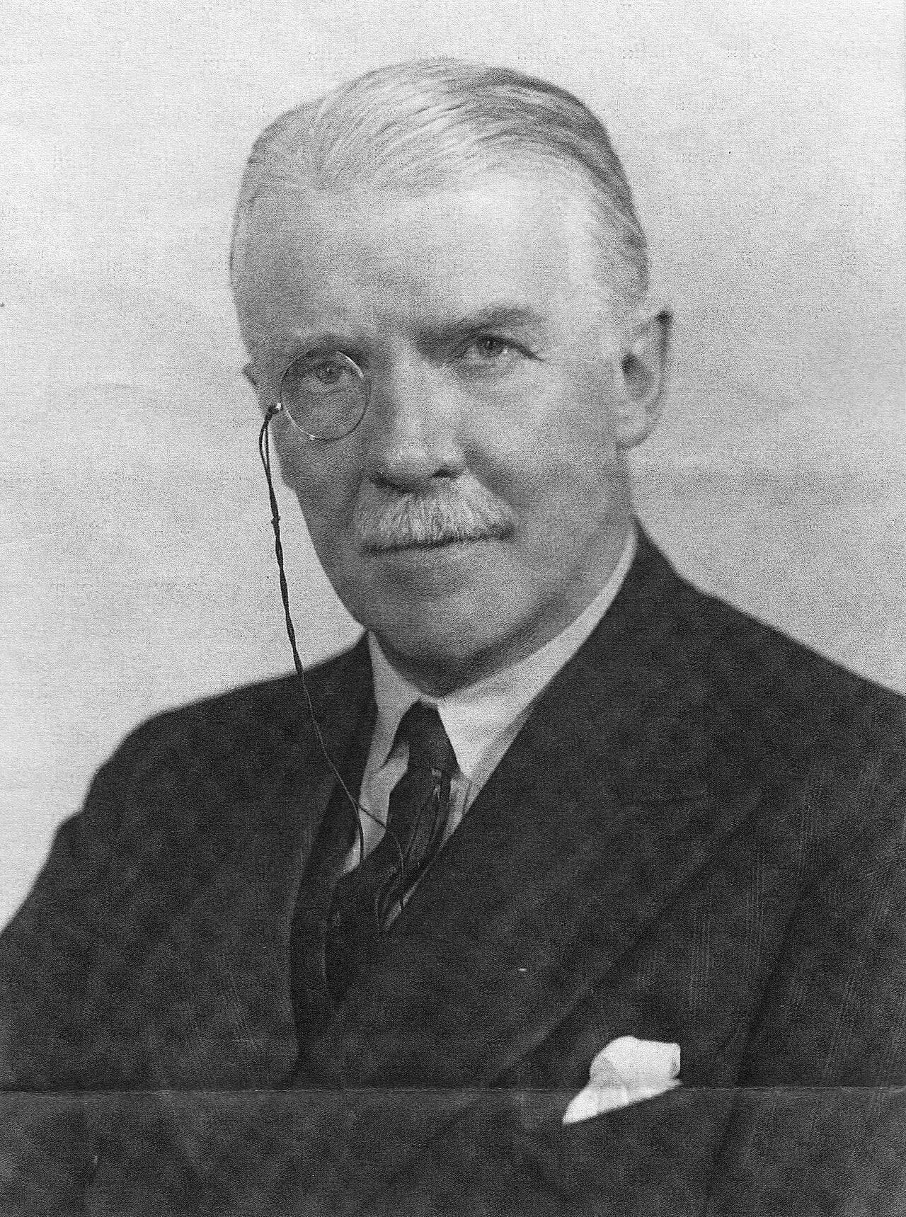 Portrait of Herwald Ramsbotham, 1. Viscount Soulbury (1887–1971) – memorial page