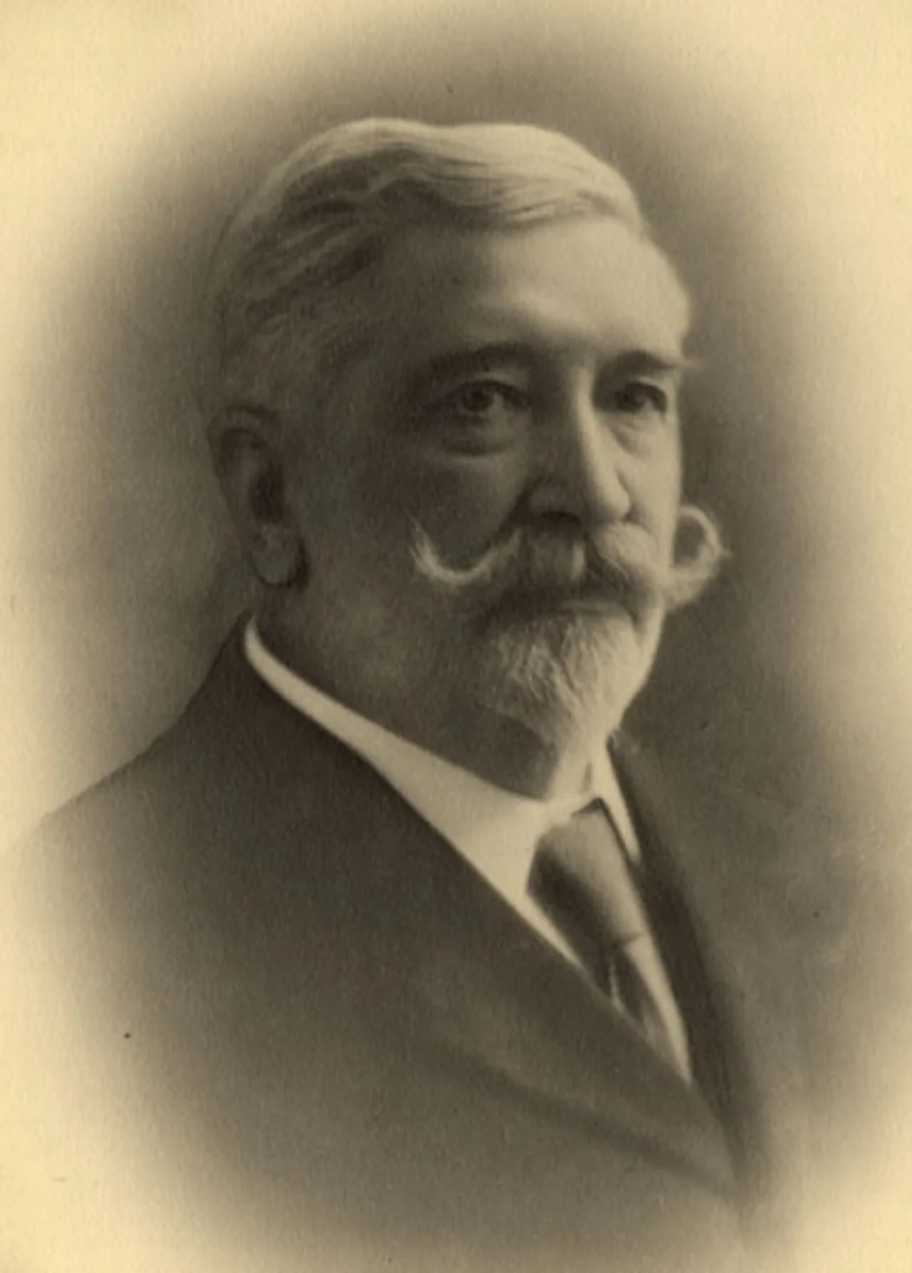 Porträt von Nérée Le Noblet Duplessis (1855–1926) – Gedenkseite