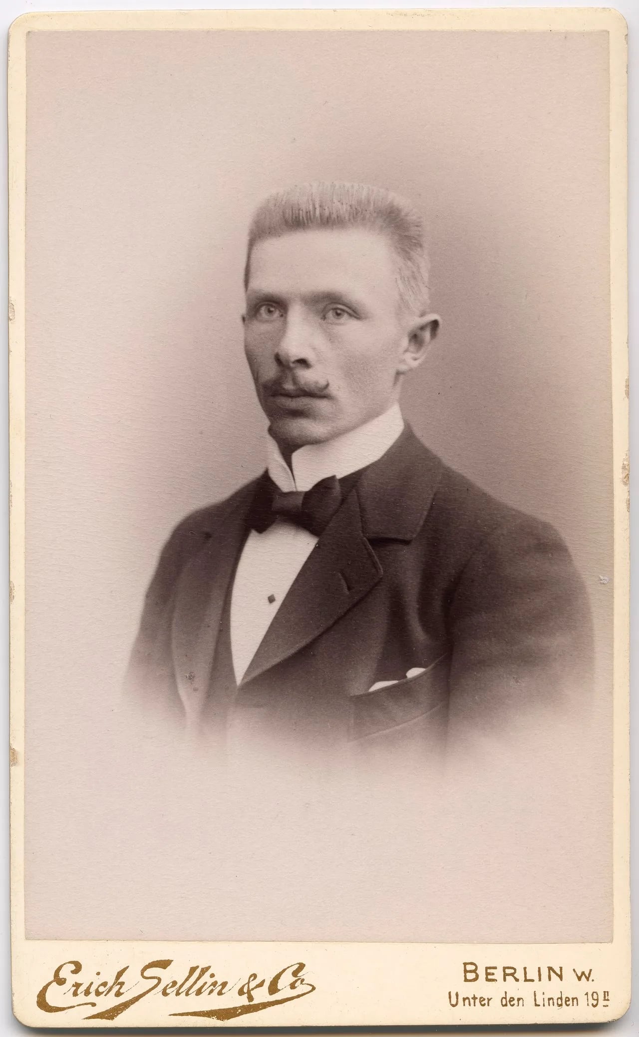 Porträt von Julius Ailio (1872–1933) – Gedenkseite