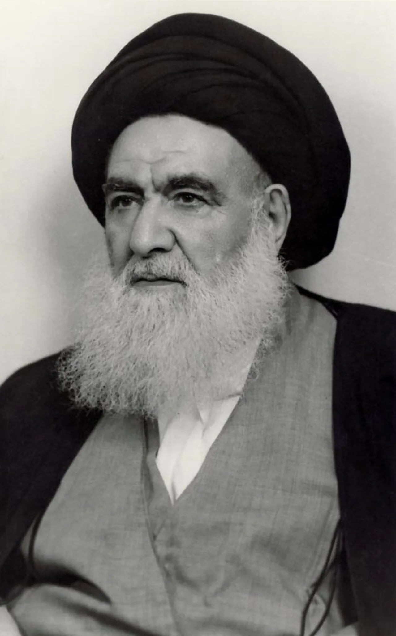 Portrait of Abu l-Qasim al-Khoei (1899–1992) – memorial page