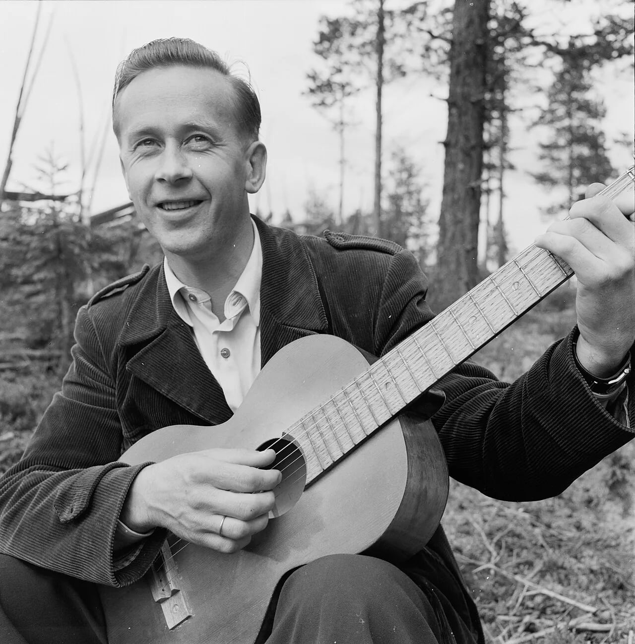 Portrait of Vidar Sandbeck (1918–2005) – memorial page