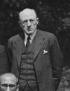 Portrait of Arthur Ponsonby, 1. Baron Ponsonby of Shulbrede (1871–1946) – memorial page