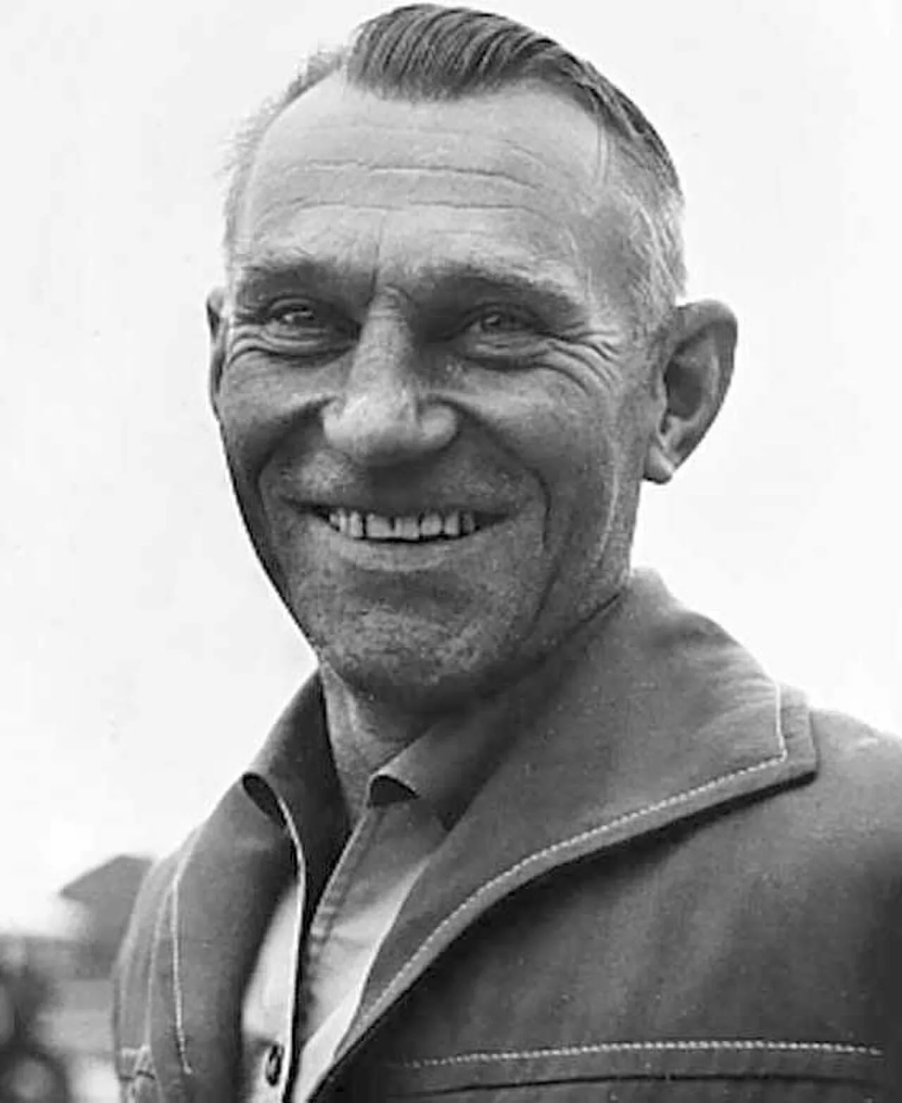 Portrait of Hjalmar Karlsson (1906–1992) – memorial page