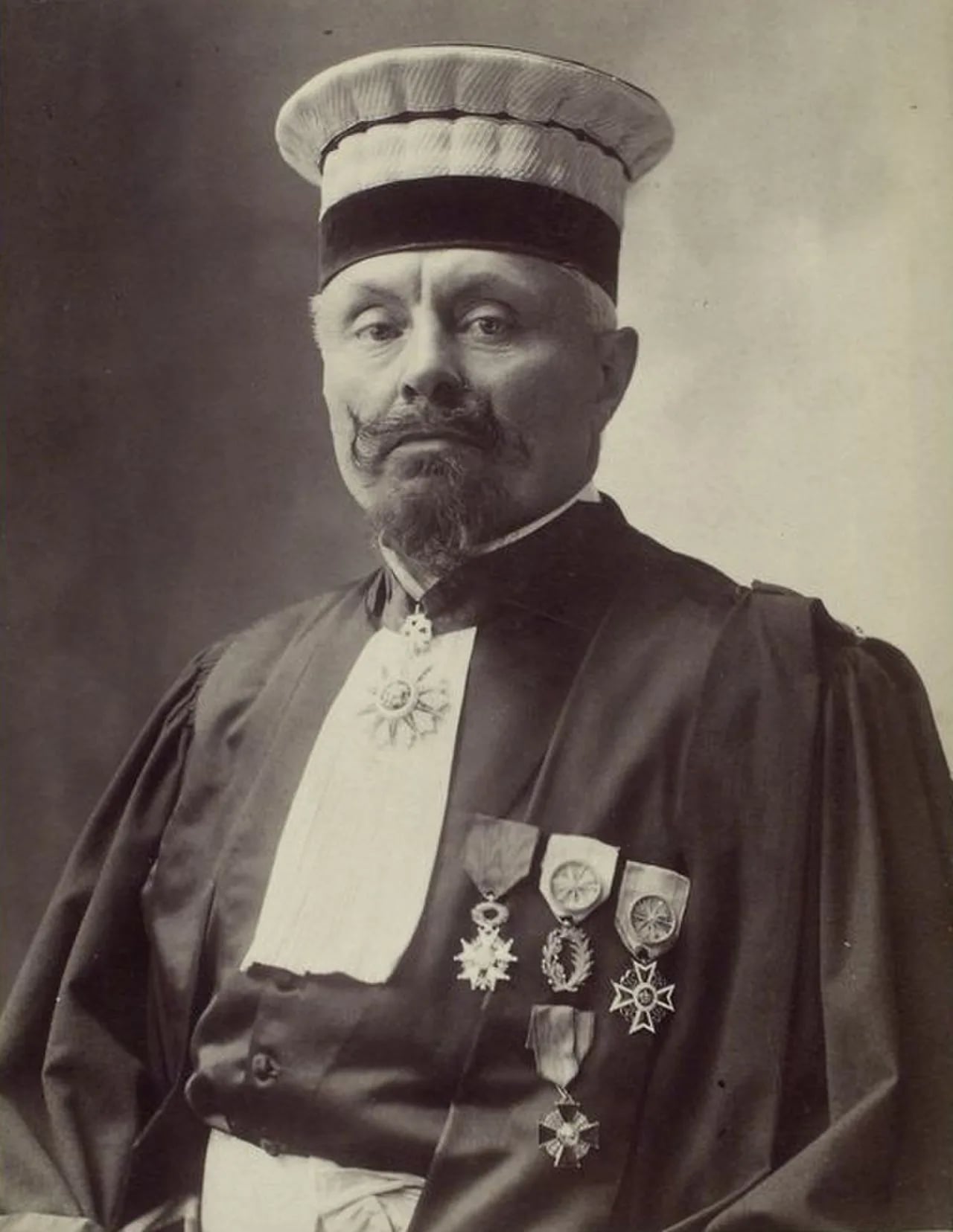 Portrait of Judge Paul Magnaud (1848–1926) – memorial page