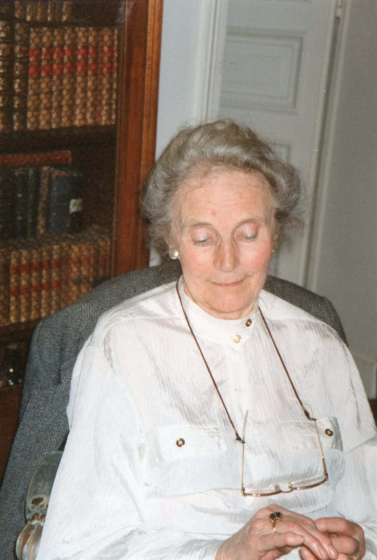 Portrait of Paule Laborie (1911–2007) – memorial page