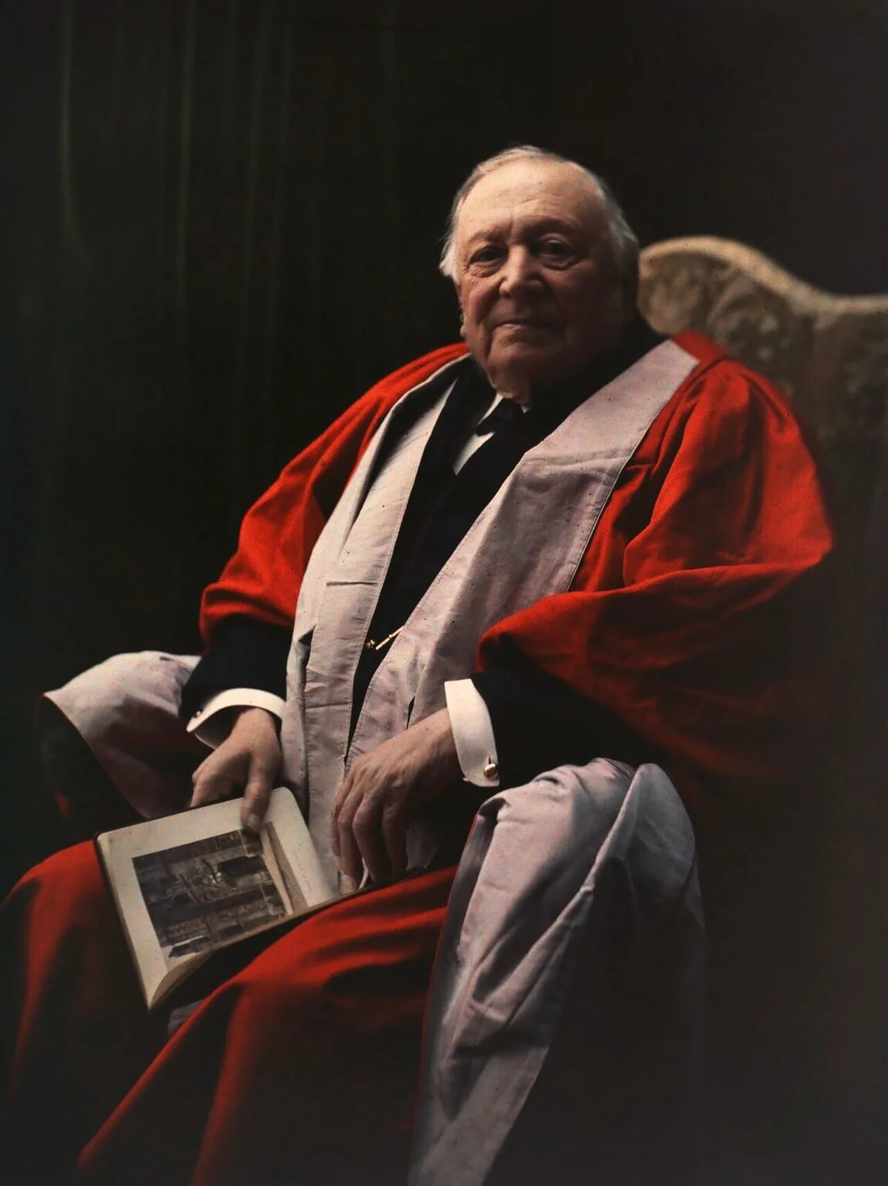 Portrait of Henry Enfield Roscoe (1833–1915) – memorial page