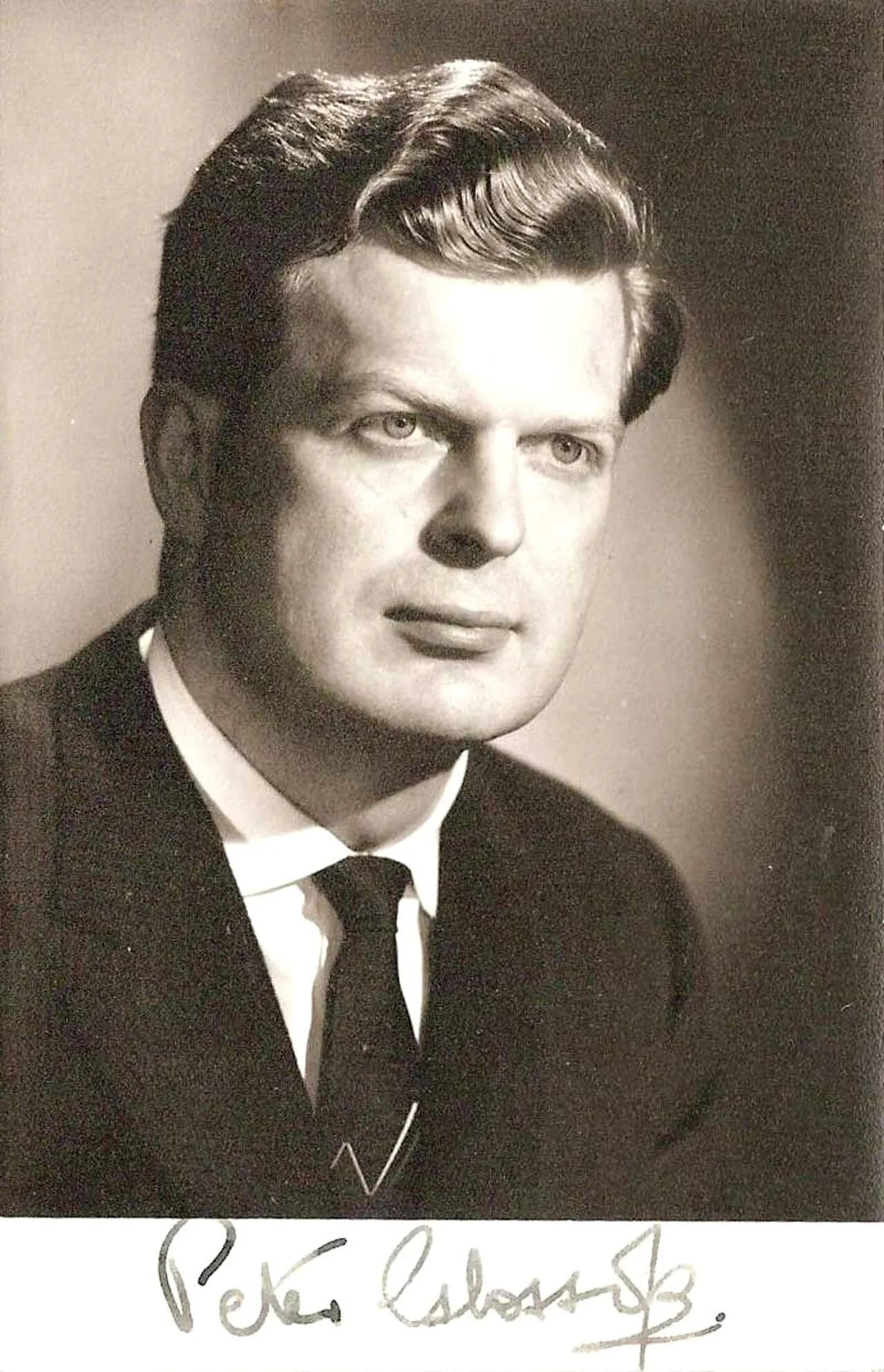 Portrait of Peter Glossop (1928–2008) – memorial page