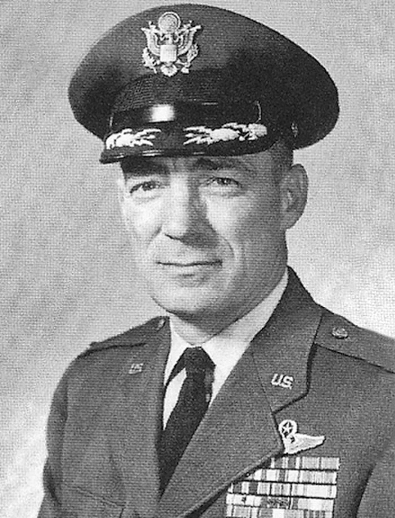 Porträt von Bill Bower (1917–2011) – Gedenkseite