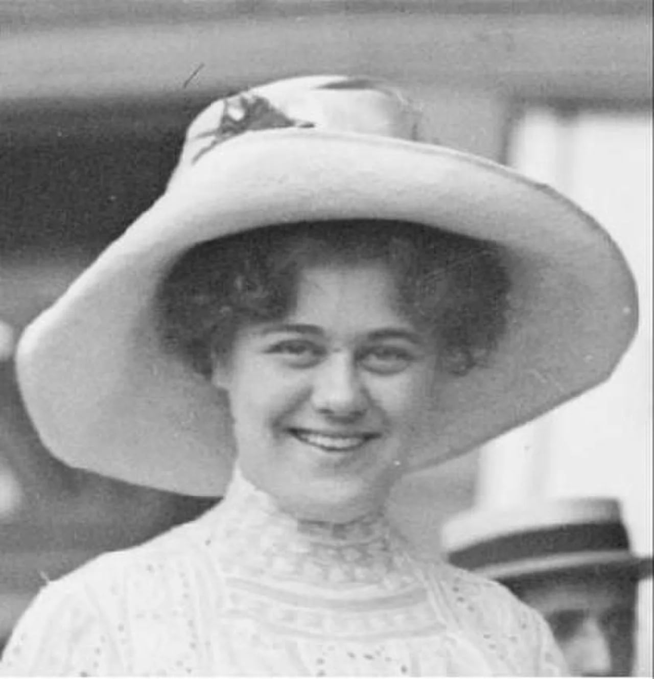 Portrait of Phyllis Gordon (1889–1964) – memorial page