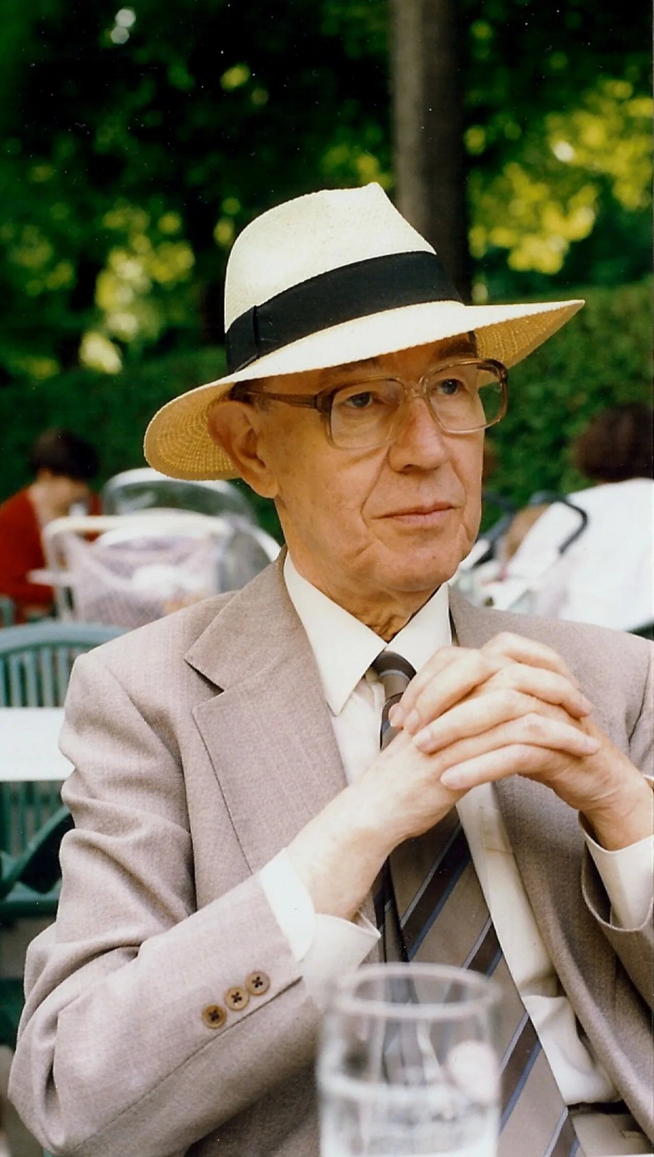 Porträt von Hans Roest (1917–2006) – Gedenkseite