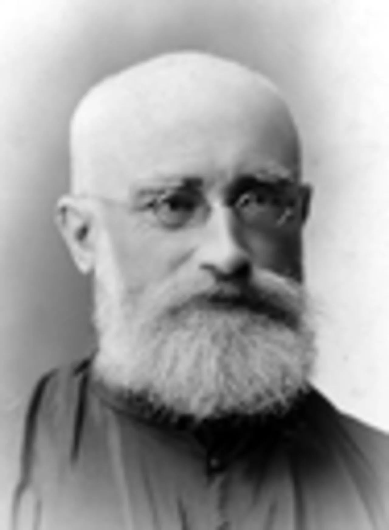 Portrait of Pierre Aurientis (1854–1922) – memorial page