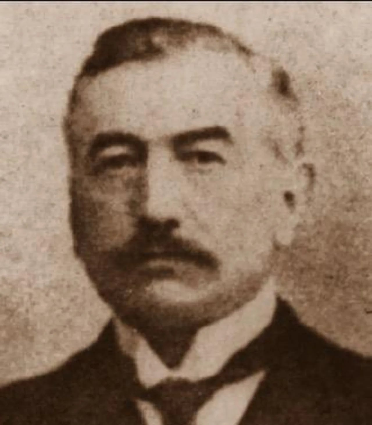 Porträt von Pierre Broussain (1859–1920) – Gedenkseite