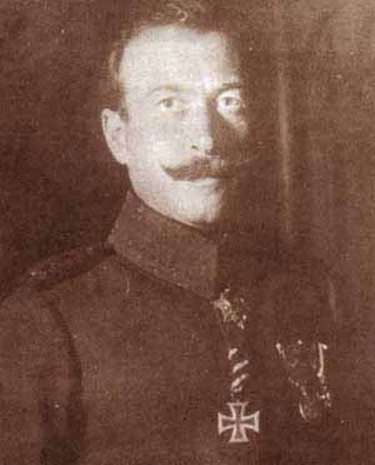 Porträt von Selâhattin Âdil (1882–1962) – Gedenkseite