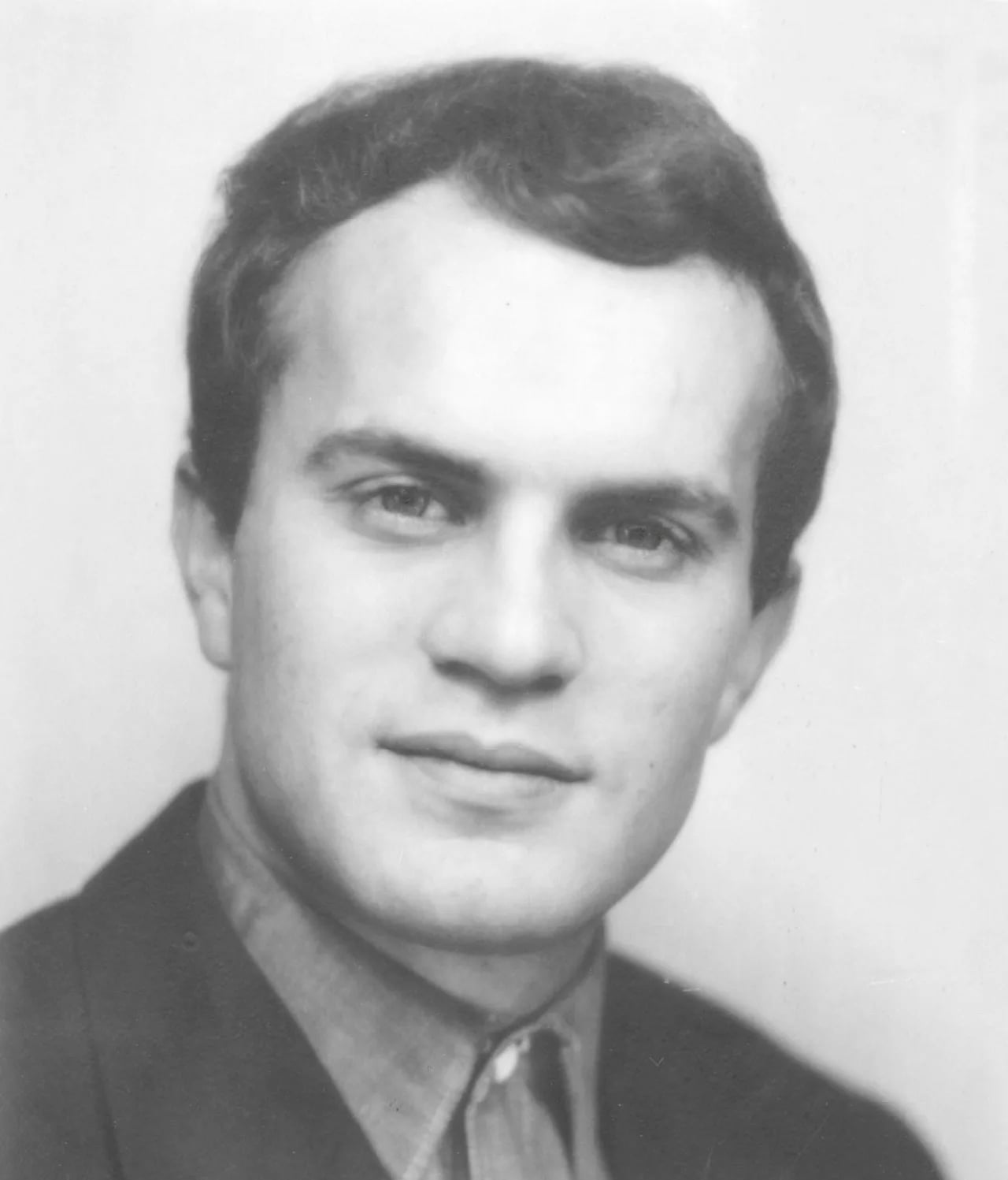 Porträt von Pierre Papadiamandis (1937–2022) – Gedenkseite