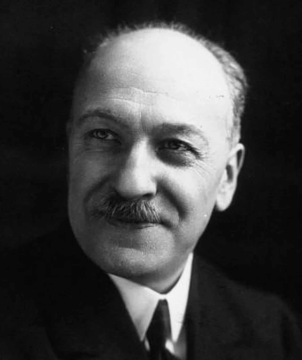 Porträt von Pierre Perreau-Pradier (1885–1969) – Gedenkseite